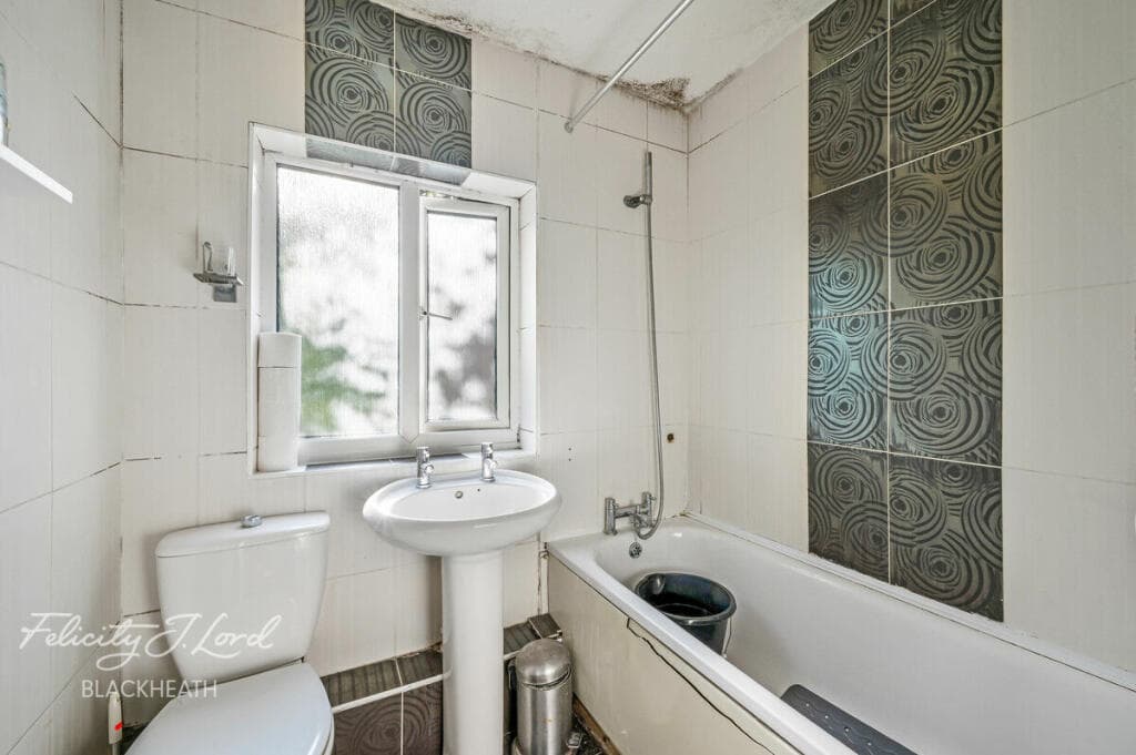 Bentham Road, London - Image 6