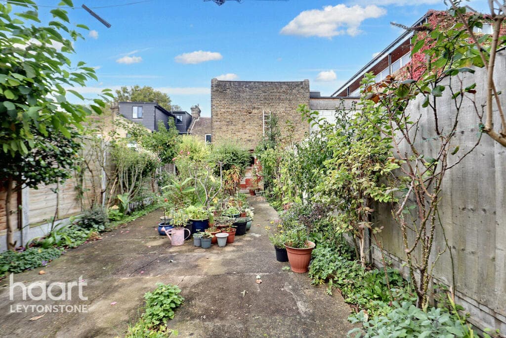 Dunedin Road, London - Image 4