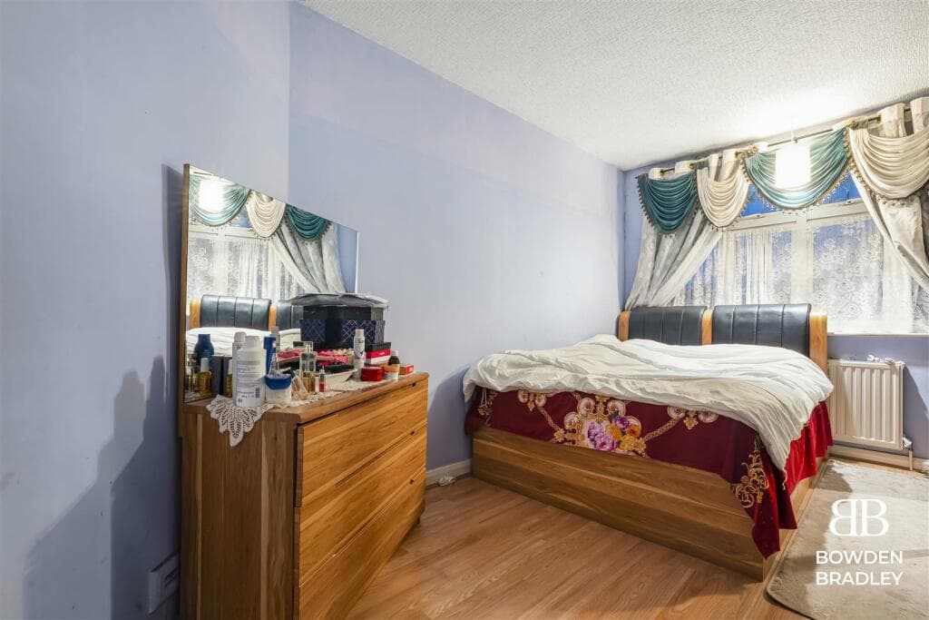 Huxley Drive, Chadwell Heath - Image 8