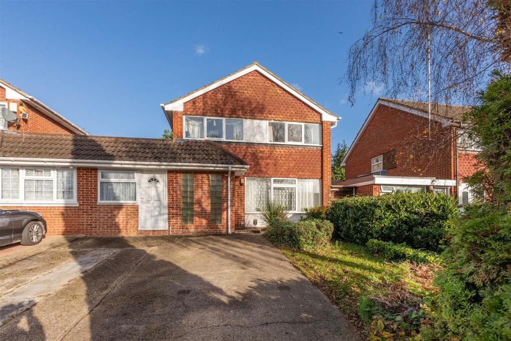 View property at Wootton Way, Maidenhead