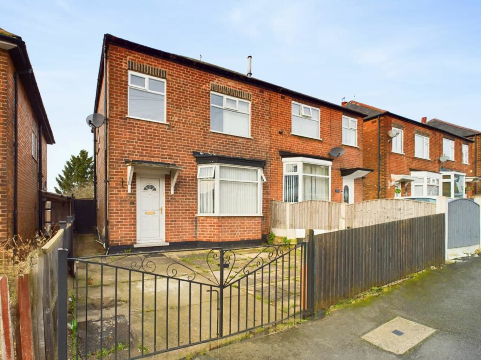View property at Bakerdale Road, Bakersfield, Nottingham