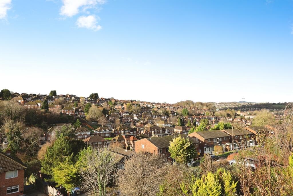 Carrington Road, High Wycombe - Image 2