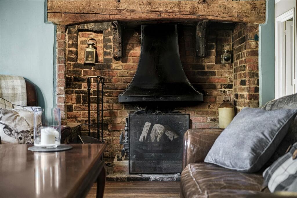 Long Crendon, Buckinghamshire - Image 10