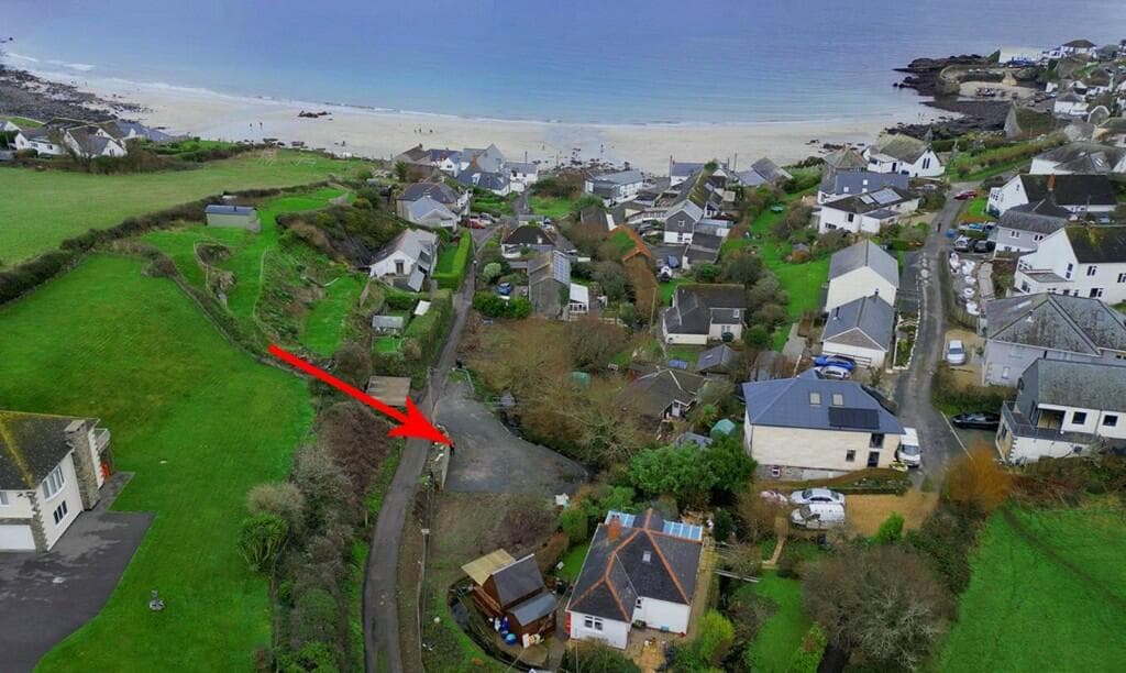 Polcoverack Lane, Coverack - Image 1