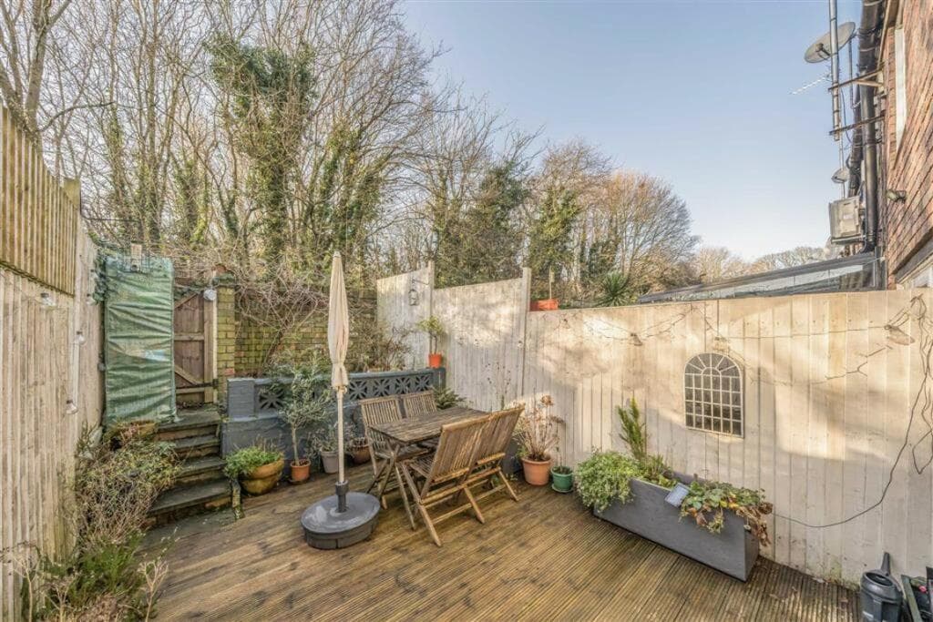 Gilmore Road, Lewisham - Image 9