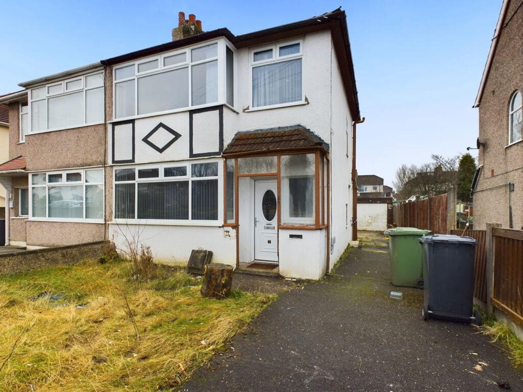 View property at 7 Rossall Road, Lancaster, LA1 5HQ
