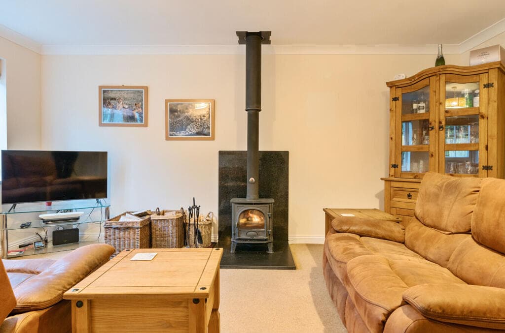 Saunderton Vale, Saunderton, High Wycombe - Image 2
