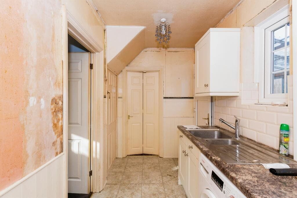 Ripple Road, Barking - Image 9