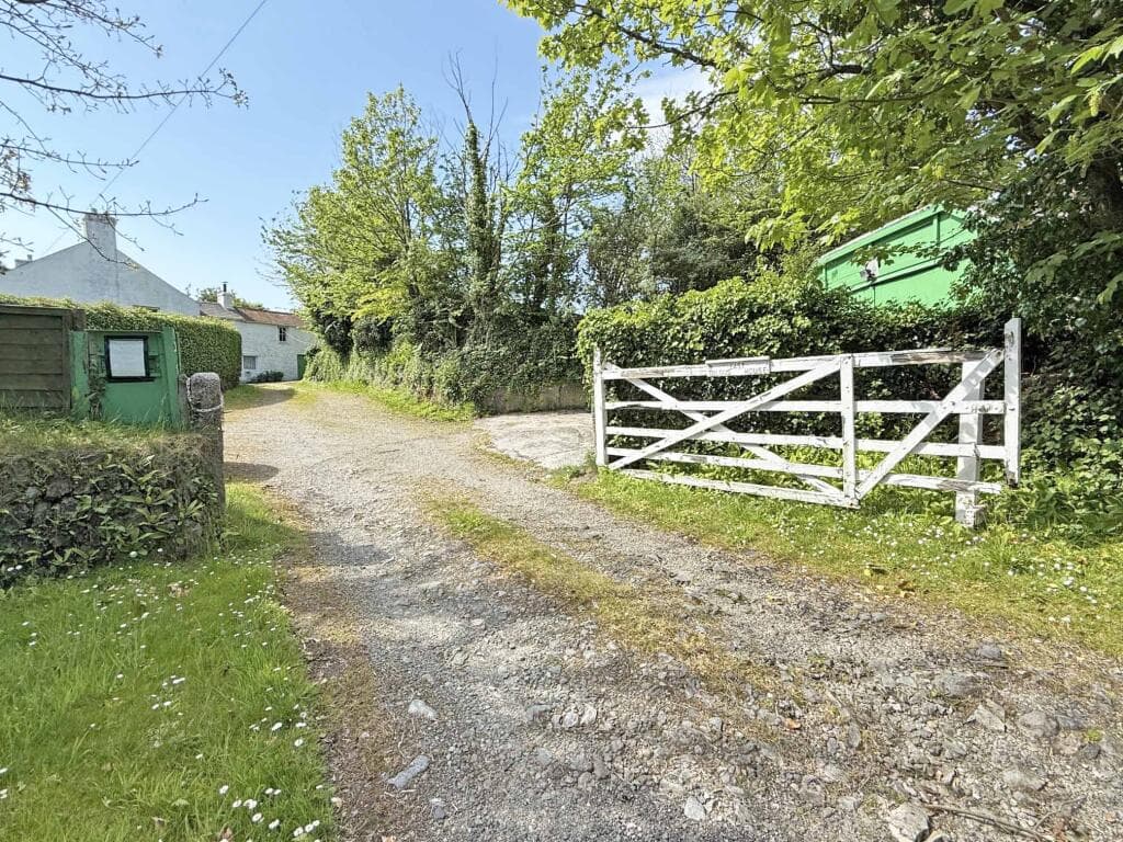 Rural outskirts - Redruth, Cornwall - Image 7