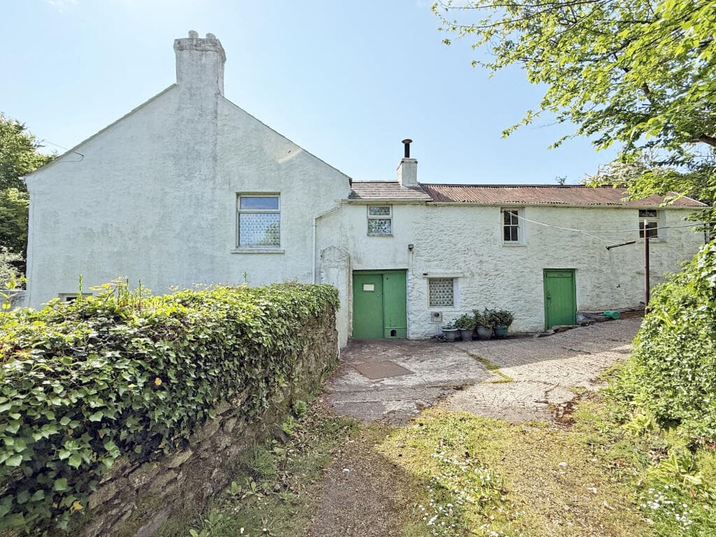 Rural outskirts - Redruth, Cornwall - Image 8