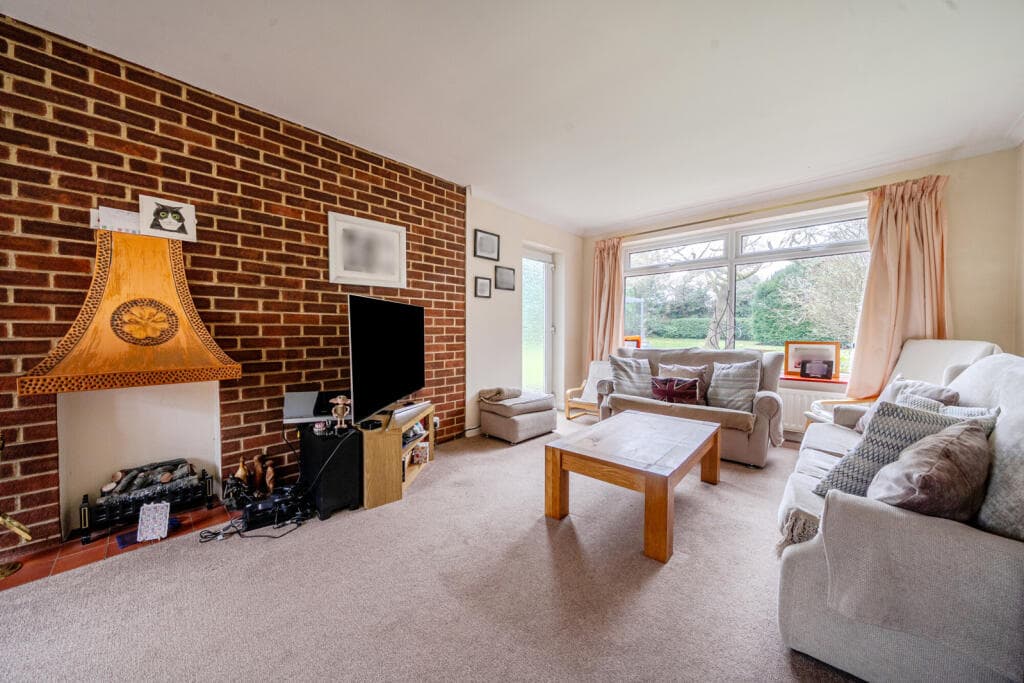 Mayflower Way, Beaconsfield - Image 2
