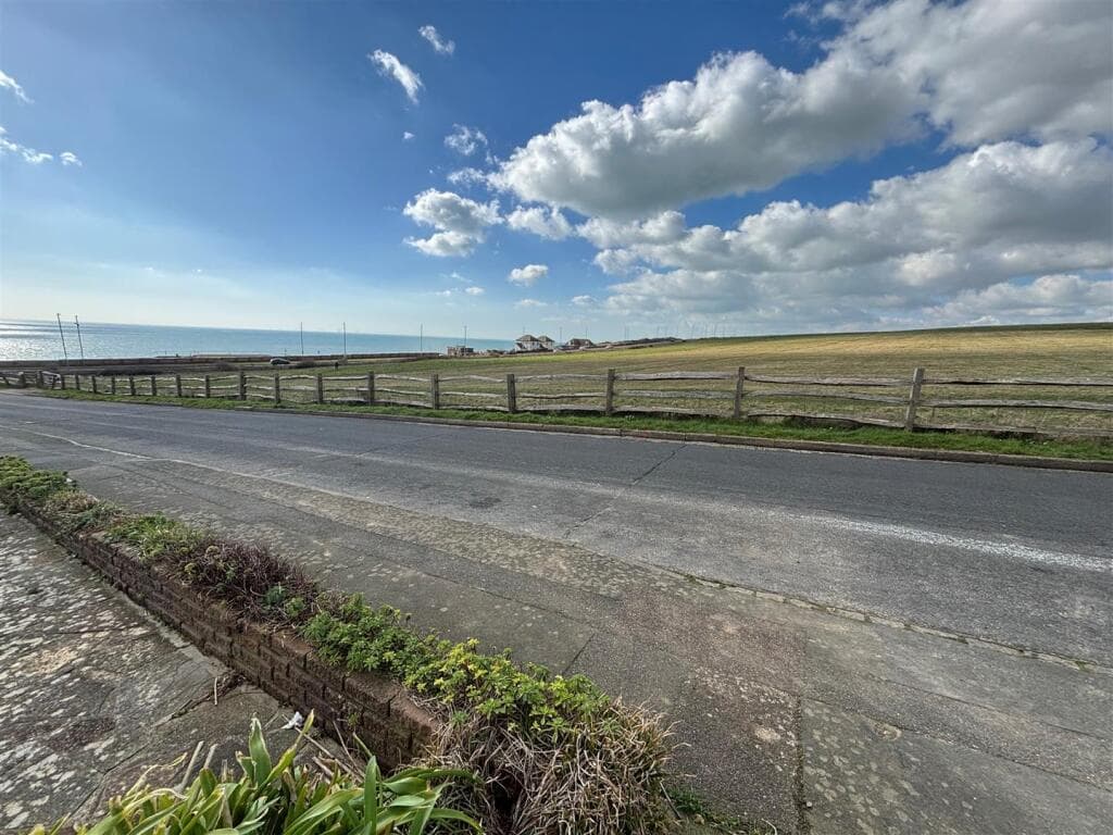 Gorham Way, Telscombe Cliffs, Peacehaven - Image 1