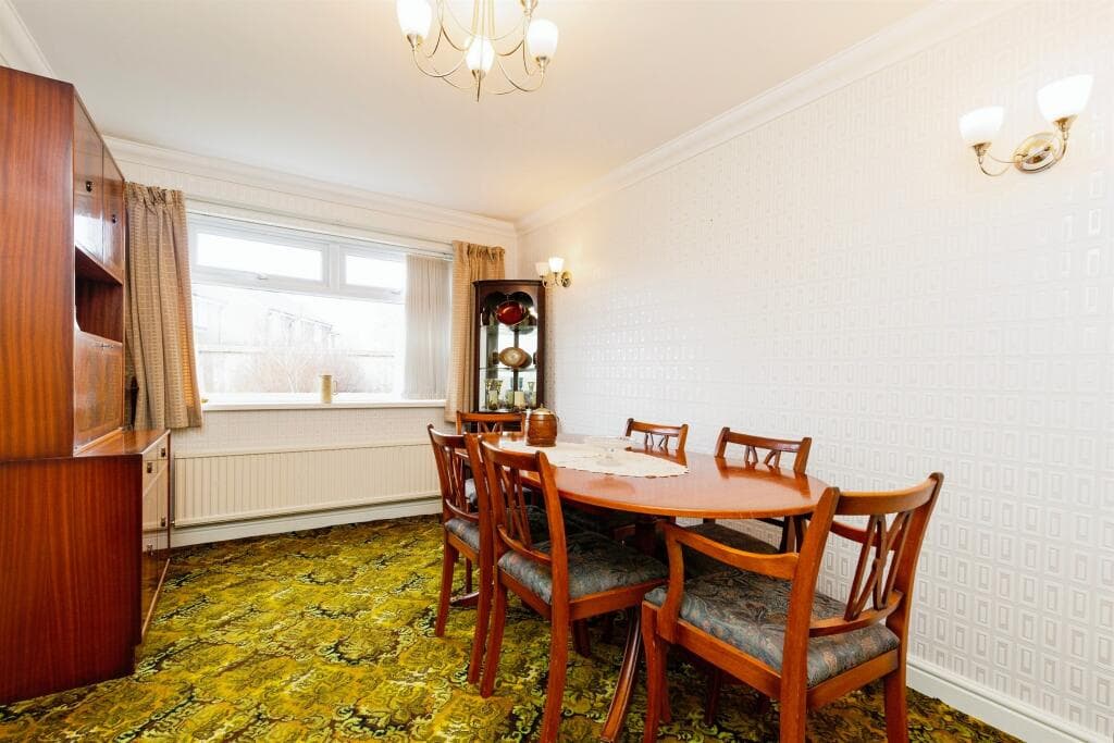 Serpentine Gardens, Hartlepool - Image 6