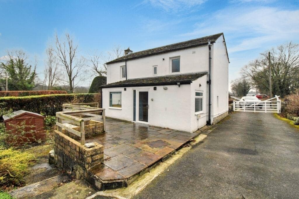 Cawthorne, Barnsley - Image 1