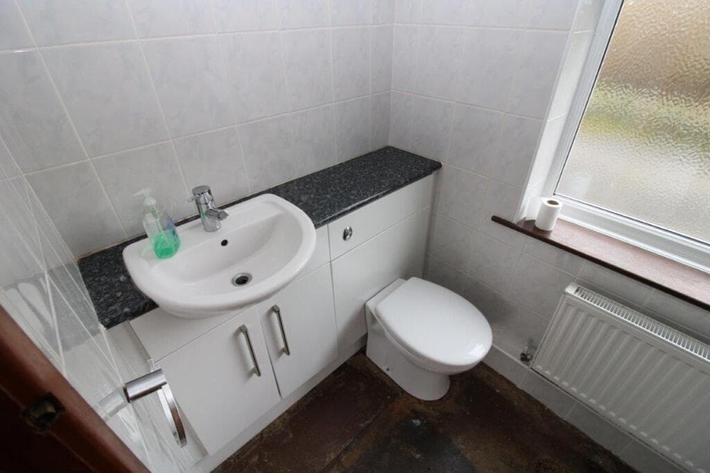 Cawthorne, Barnsley - Image 8
