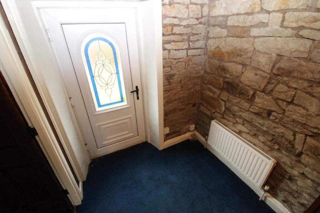 Cawthorne, Barnsley - Image 9