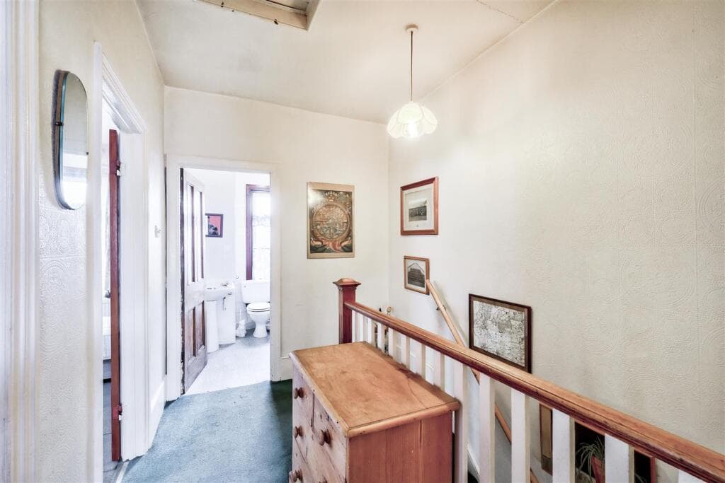 Clavering Road, Aldersbrook - Image 11
