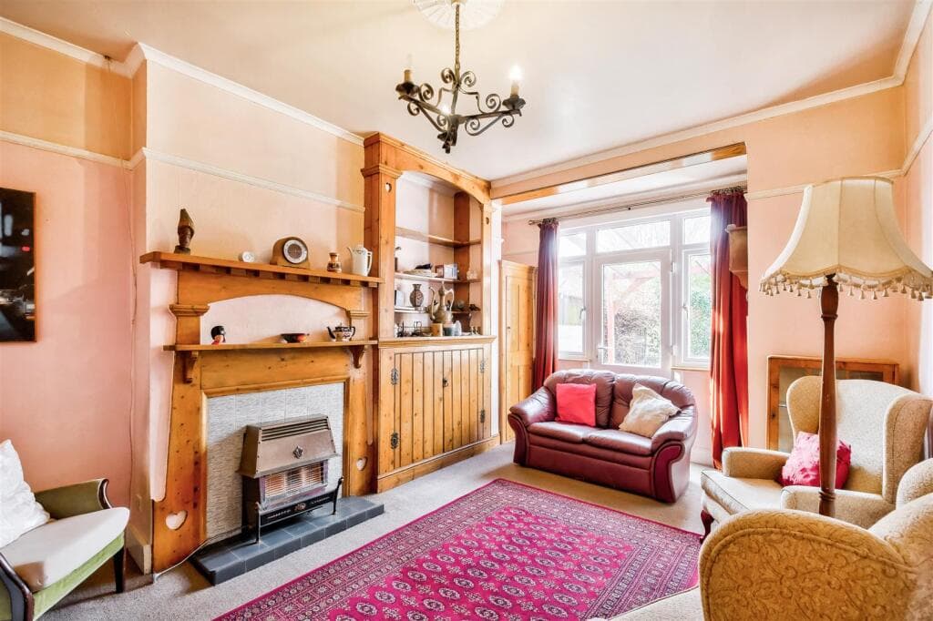 Clavering Road, Aldersbrook - Image 2