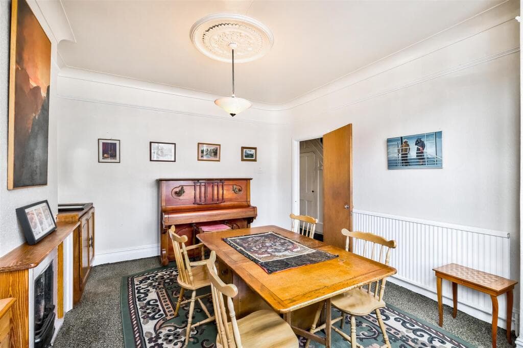 Clavering Road, Aldersbrook - Image 3