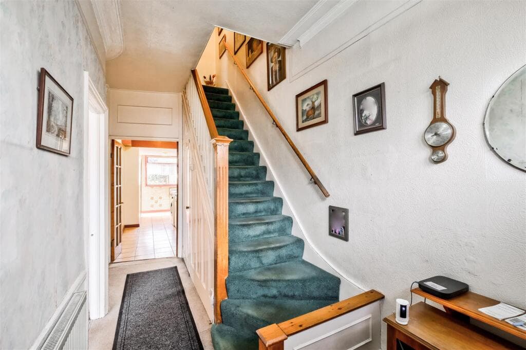 Clavering Road, Aldersbrook - Image 5