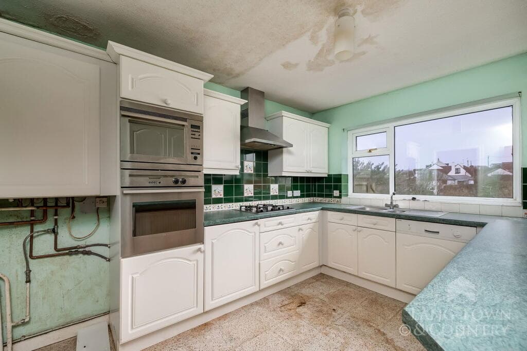 Hawthorn Park Road, Wembury, Plymouth - Image 7