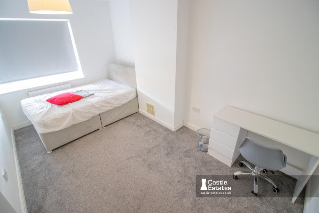 Queens Road, Beeston, NG9 2BD - Image 7