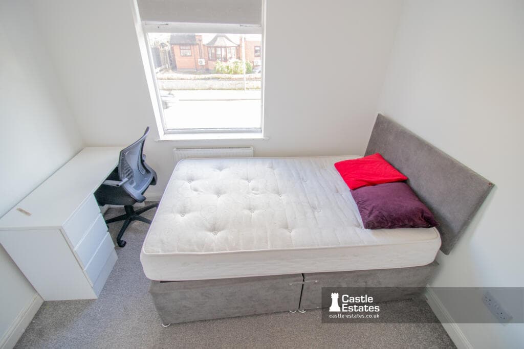 Queens Road, Beeston, NG9 2BD - Image 8