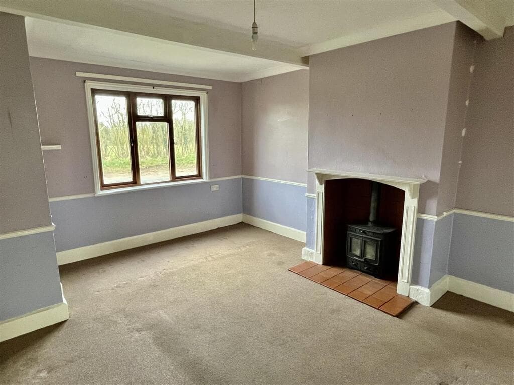 Bath Hills Road, Earsham, Bungay - Image 2