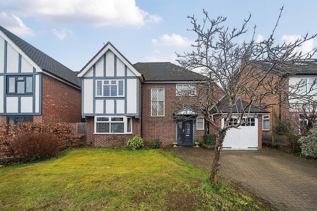 Archer Close, Maidenhead - Image 1