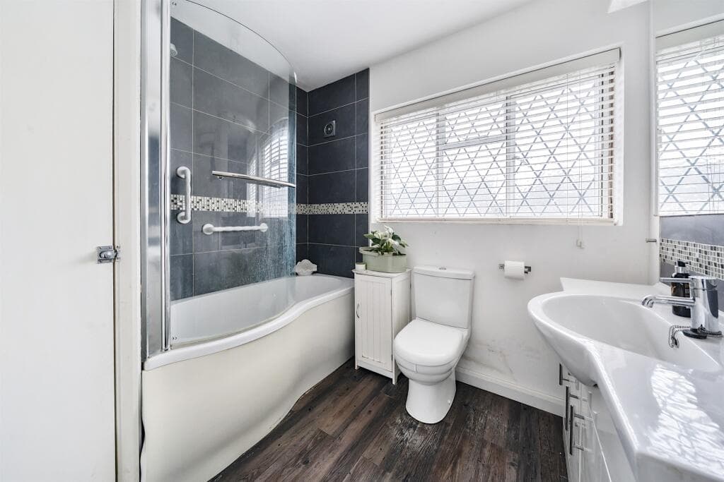 Archer Close, Maidenhead - Image 10