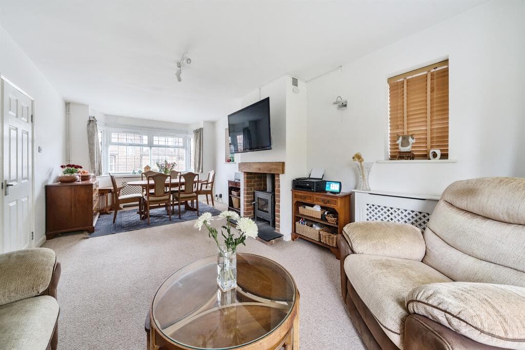 Archer Close, Maidenhead - Image 3