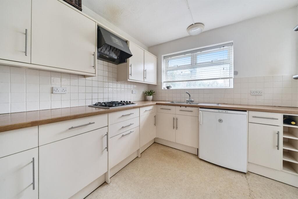 Archer Close, Maidenhead - Image 6
