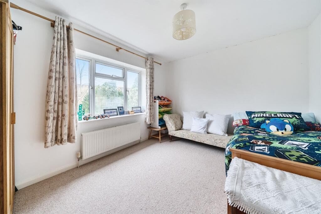 Archer Close, Maidenhead - Image 9