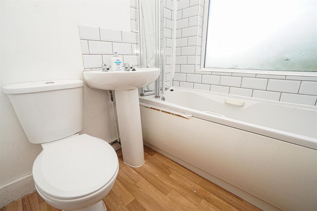 Parker Road, Hastings - Image 10