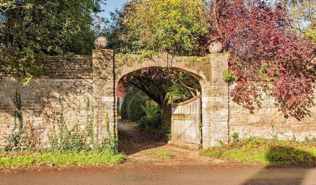 Sutton Courtenay, Oxfordshire - Image 2