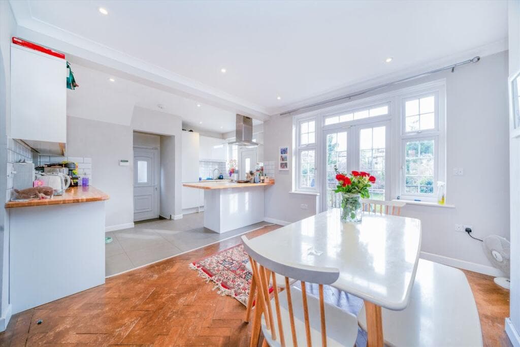 Woodville Road, Barnet - Image 4