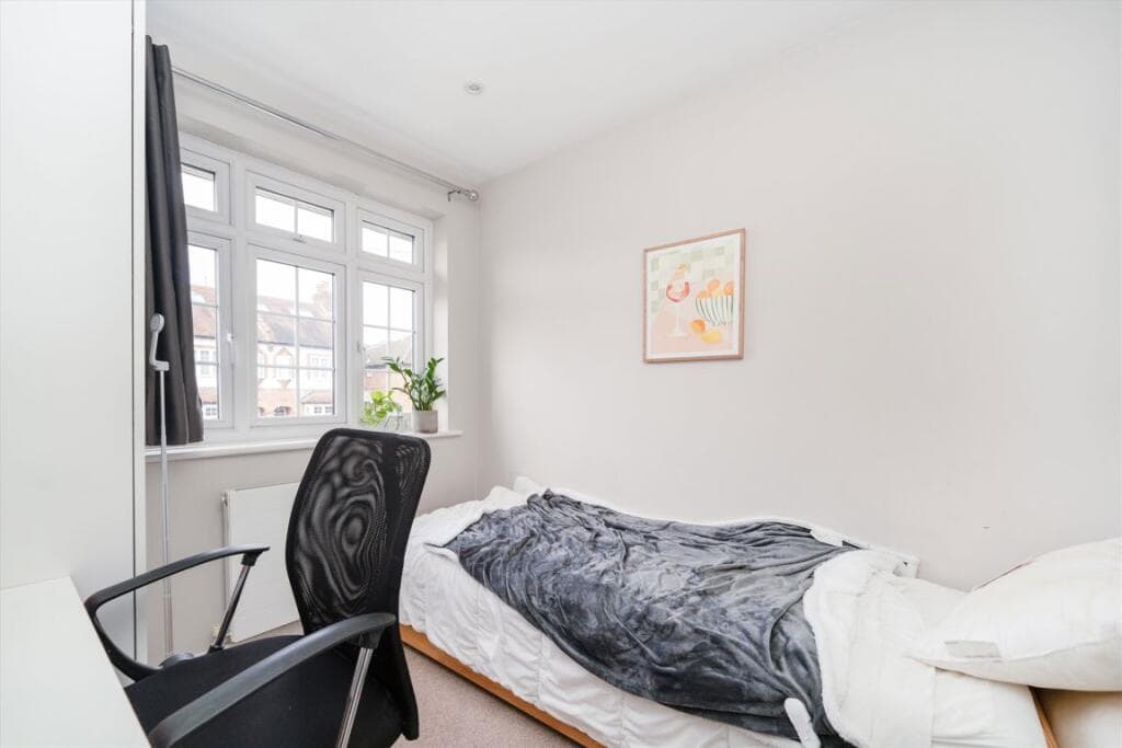 Woodville Road, Barnet - Image 7