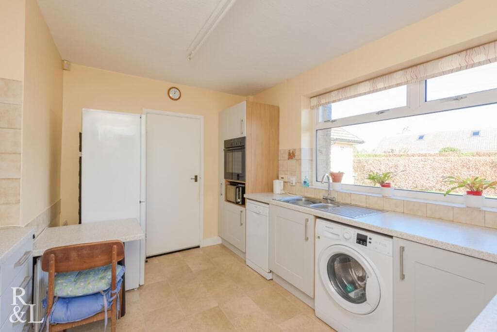 Valley Road, Radcliffe-On-Trent, Nottingham - Image 8