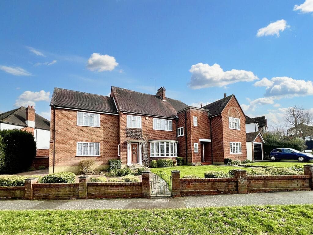 Elmfield Way, Sanderstead, CR2 - Image 1