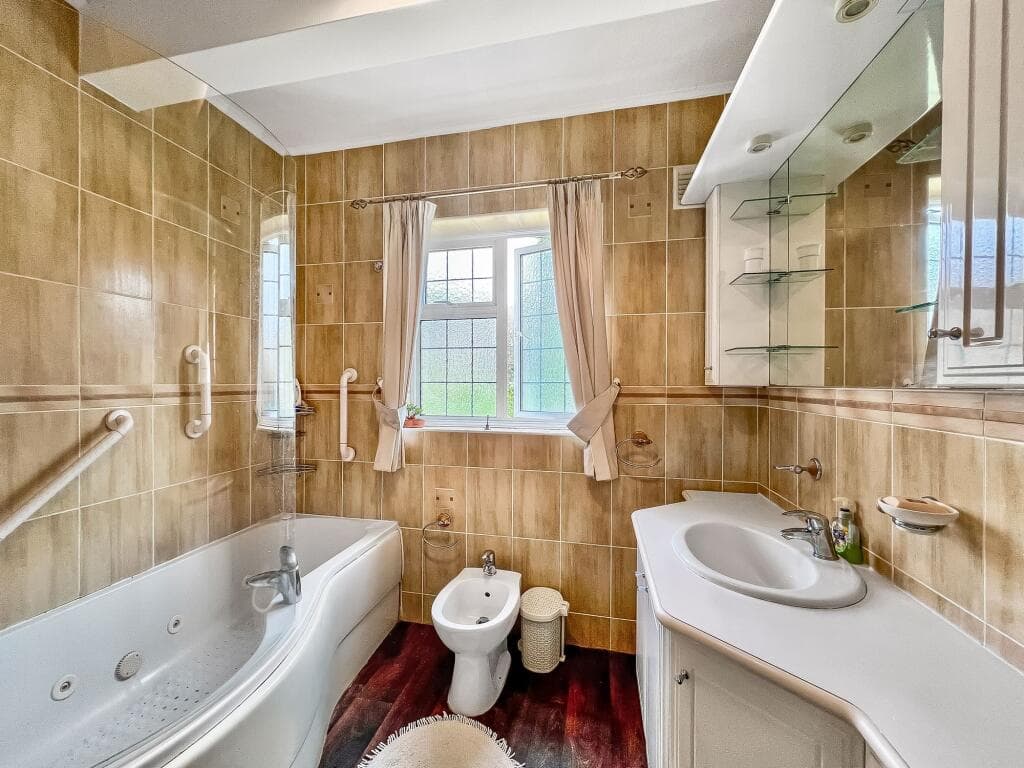 Elmfield Way, Sanderstead, CR2 - Image 11