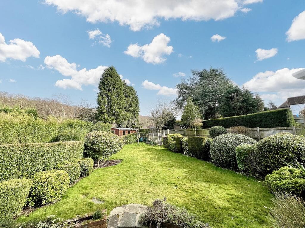 Elmfield Way, Sanderstead, CR2 - Image 2