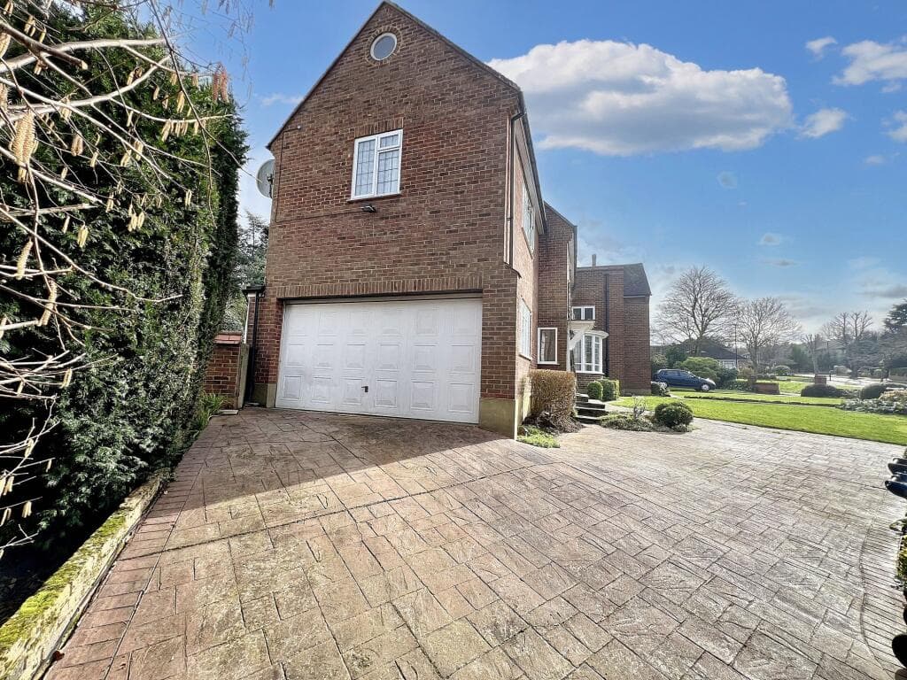 Elmfield Way, Sanderstead, CR2 - Image 4
