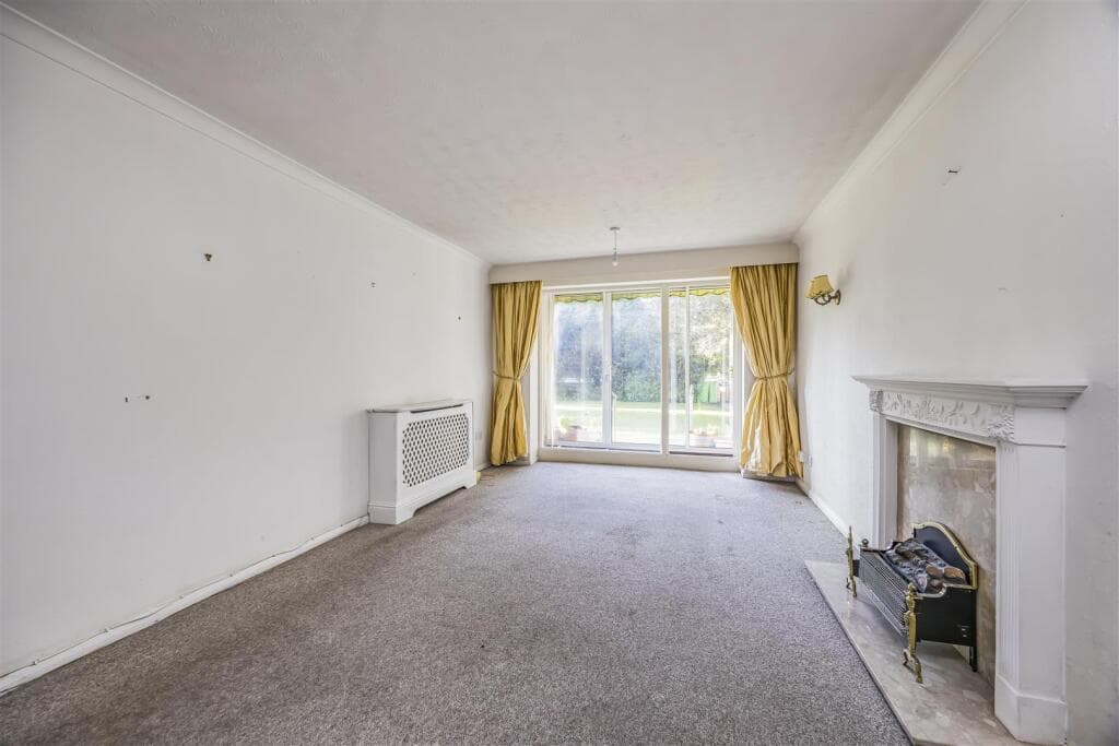 Lindsay Road, Poole - Image 2