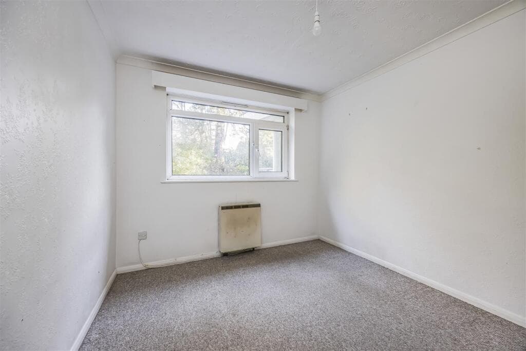 Lindsay Road, Poole - Image 6
