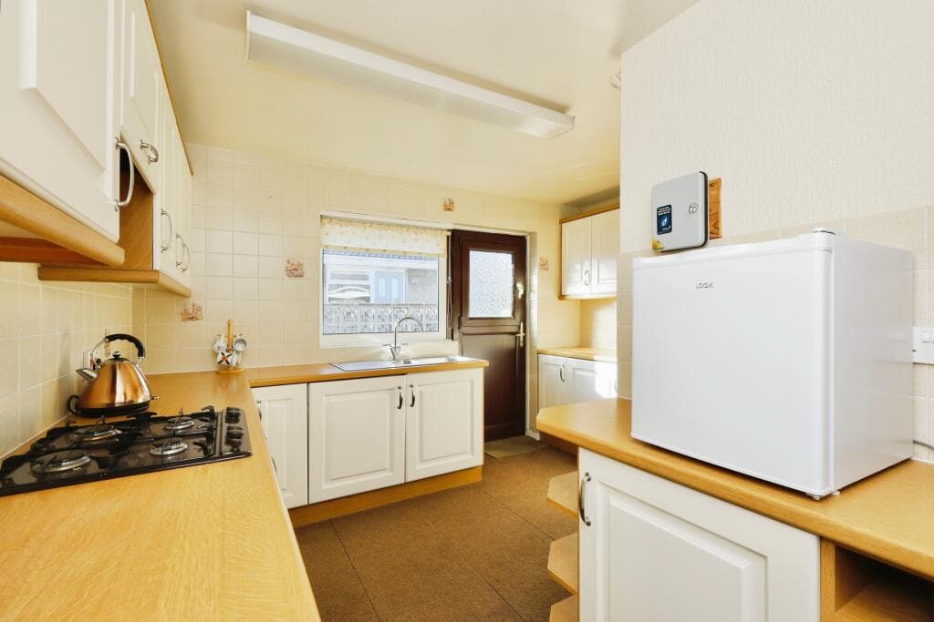 Doleswood Drive, Laughton, Sheffield, South Yorkshire, S25 - Image 6