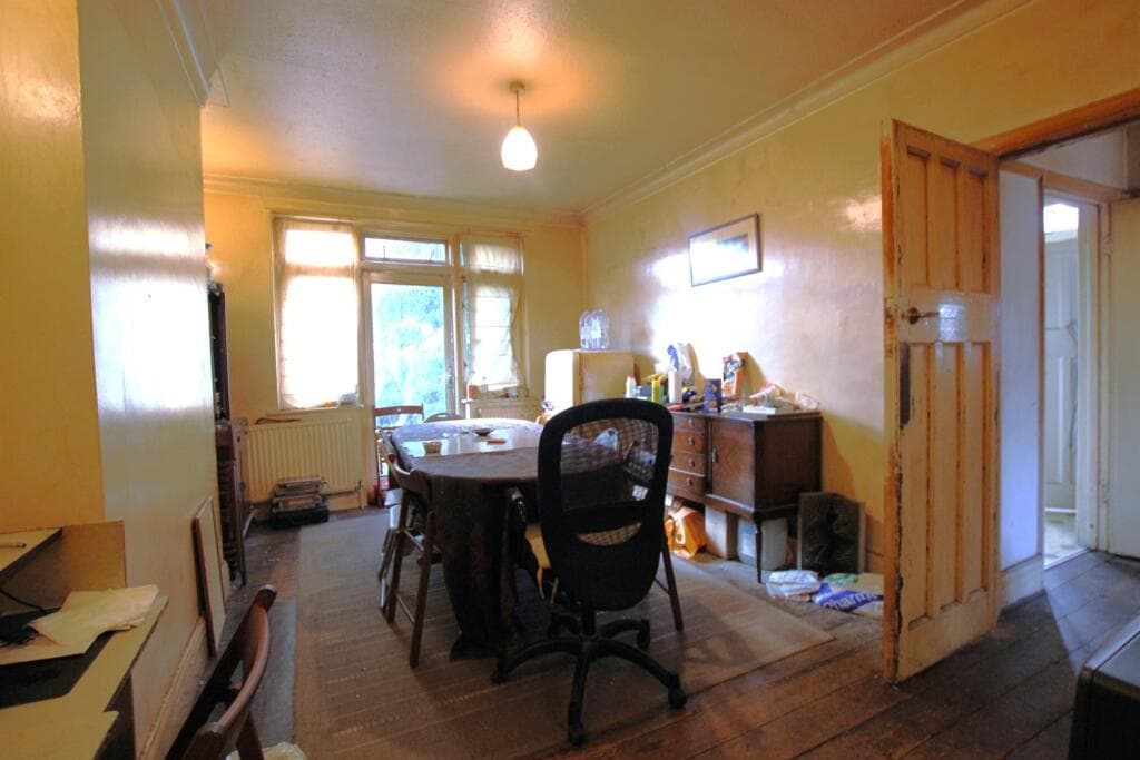 Powis Gardens, Golders Green NW11 - Image 2