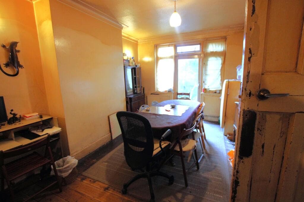 Powis Gardens, Golders Green NW11 - Image 4