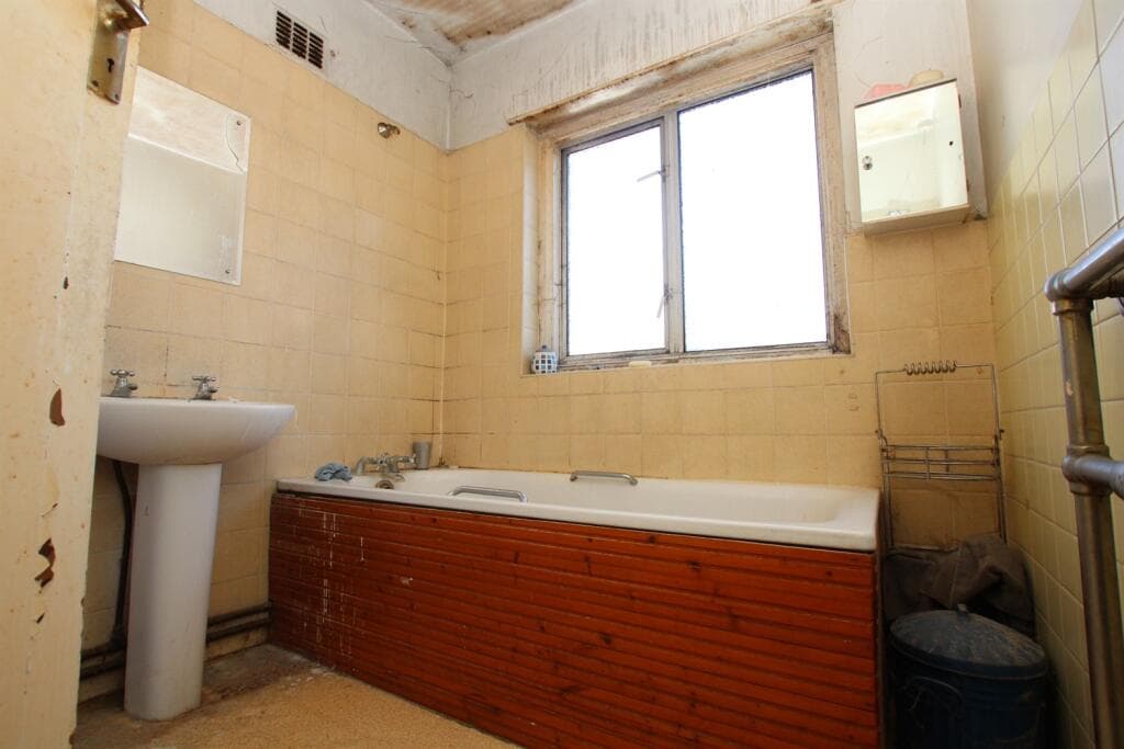 Powis Gardens, Golders Green NW11 - Image 7