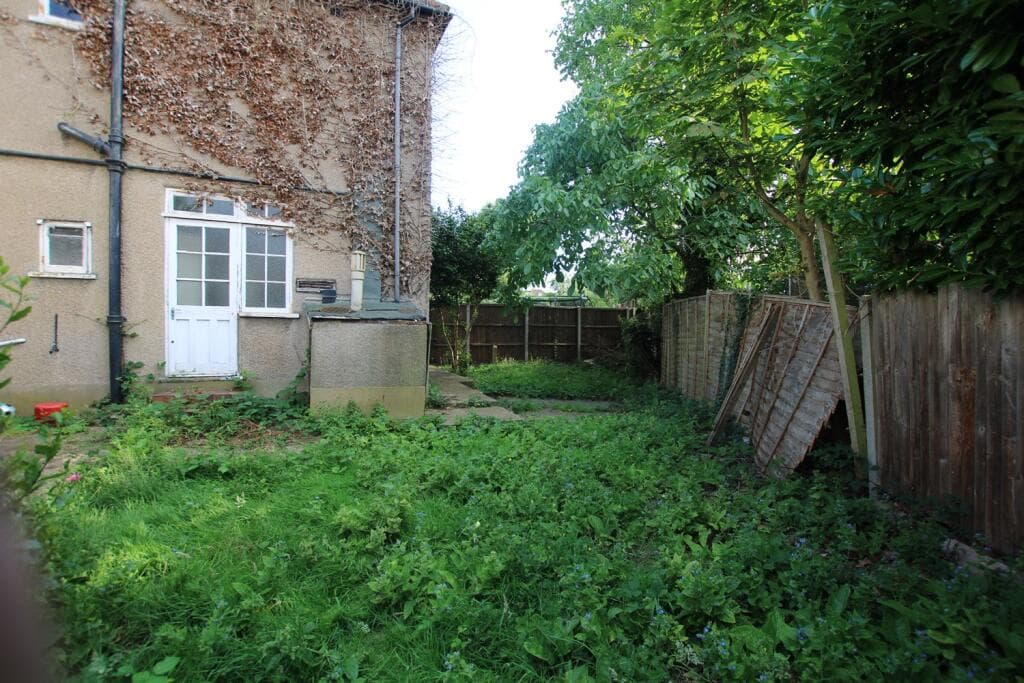 Powis Gardens, Golders Green NW11 - Image 8