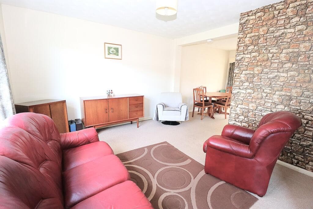 Giffard Drive, Farnborough, GU14 - Image 4